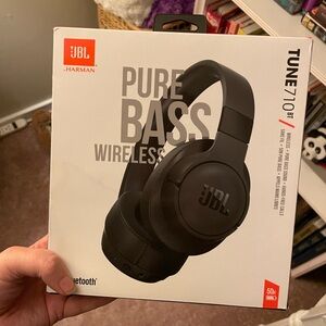 JBL Tune 710 Wireless Headphones